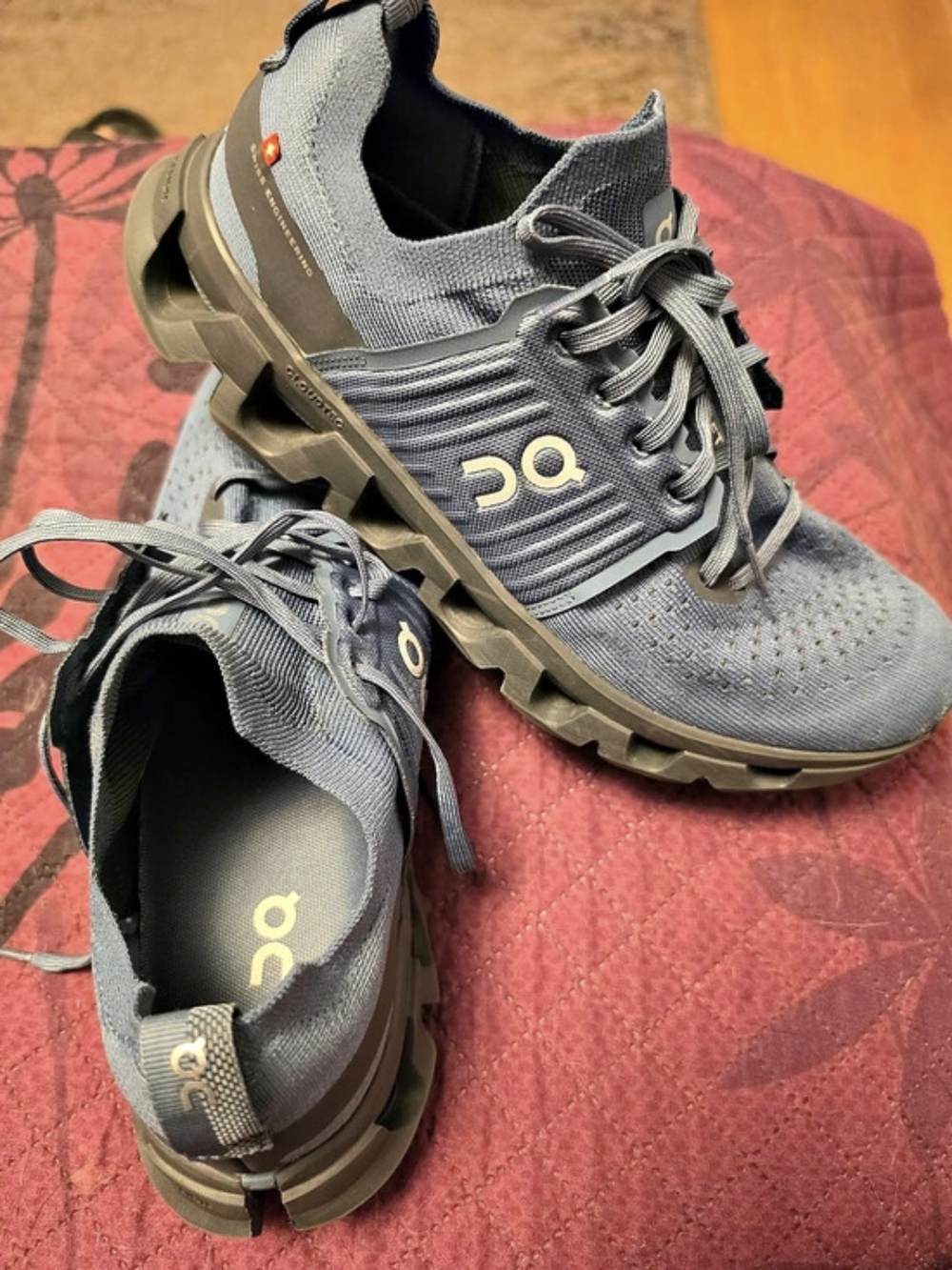 On Cloudswift Men's Gray Athletic Shoes US 9.5
